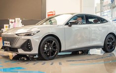 Sờ tận tay Changan UNI-V 2022 - Mẫu xe thể thao kiểu dáng dữ dằn với giá chỉ hơn 400 triệu đồng