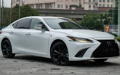 Lexus ES 250 F SPORT 2022: thể thao, cá tính nhưng không kém phần thực dụng