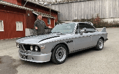 BMW 3.0 CSi cổ điển được phục sinh nhờ thân vỏ CSL và mô tơ điện Tesla mạnh 450 mã lực