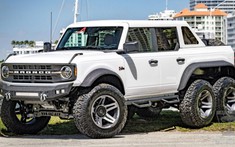 Ford Bronco thế hệ mới biến hóa "quái vật 6 bánh" nhờ bàn tay dân độ