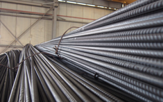 Giá thép Trung Quốc đi ngược xu hướng toàn cầu