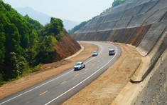 Tháng 4/2022 đưa vào khai thác cao tốc La Sơn – Túy Loan