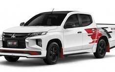 Bán tải Mitsubishi Triton Ralliart trình làng với bodykit thể thao "độ" sẵn