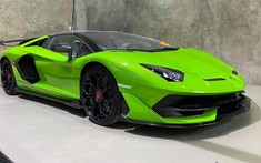 Giới mê xe xôn xao trước việc Lamborghini Aventador SVJ mui trần màu xanh lá sắp nhập tịch vào Việt Nam