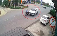 Video: Nữ tài xế lái ô tô Hyundai Santa Fe chạy lấn làn, va chạm trực diện với xe máy khiến 1 người tử vong