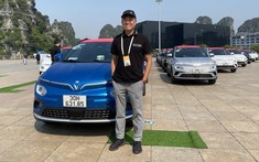 Đặt mua 10 xe điện VF8 và VF9, tay chơi siêu xe Tyler Ngo được mời về nhà máy VinFast để tham quan