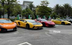 Nhiều siêu xe góp mặt tại Nha Trang bằng xe cứu hộ, cặp đôi Morgan mui trần âm thầm xuất hiện