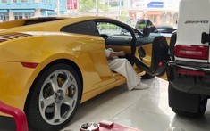 Lộ ảnh Đặng Lê Nguyên Vũ trải nghiệm khoang lái "bò già" Lamborghini Gallardo hàng hiếm tại Việt Nam