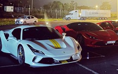 Doanh nhân Lâm Đồng âm thầm tậu siêu xe mui trần Ferrari F8 Spider, bộ áo là điểm thu hút chính
