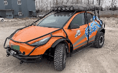 Tesla Model Y biến hóa thành xe off-road táo bạo, sẵn sàng vượt sa mạc nhờ bàn tay dân độ