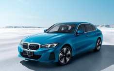 BMW i3 eDrive35L - Sedan chạy điện công suất 285 mã lực, đi được 526 km