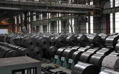 Giá thép cuộn cán nóng HRC của Trung Quốc tiếp tục giảm mạnh tại Việt Nam