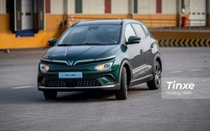 Dùng máy Dyno “test” xe VinFast VF e34: Xe điện vận hành khác xe xăng thế nào?