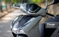 Ôtô có "bia kèm lạc", xe máy không cần "lạc" vẫn đội giá hàng chục triệu đồng