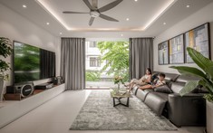 Ngôi nhà phố như ốc đảo xanh mướt giữa lòng Sài Gòn