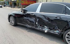 Nữ tài xế lái Mitsubishi Attrage tông móp cửa Mercedes-Maybach S450 tại Quảng Ninh