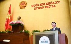 Chủ tịch Quốc hội đề nghị đánh giá bất ổn của thị trường chứng khoán, trái phiếu, bất động sản trong và ngoài nước