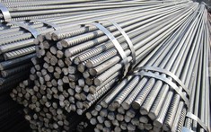 Giá thép trong nước tiếp tục giảm thêm nửa triệu đồng/tấn