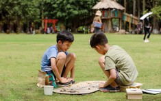 Trẻ em phố thị vui Tết thiếu nhi trong đô thị triệu cây xanh