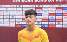 Tìm gấp người thay Công Phượng, HLV Kiatisak vẫn phải nhắm mắt bỏ qua 'Vua phá lưới Đông Nam Á'