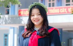 Ngưỡng mộ: Nữ sinh Huế đạt điểm 10 môn Ngữ Văn, viết 11 trang giấy trong vòng 115 phút
