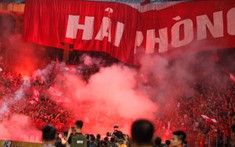 'Quýt làm cam chịu', CĐV Hải Phòng khiến đội nhà và SLNA 'ngậm đắng nuốt cay'