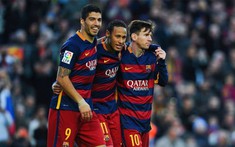 Camp Nou 'mở hội' đón huyền thoại trở về; Xavi bỗng chạnh lòng vì bị... bỏ rơi?