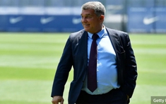 Chủ tịch Barca  Real Madrid bằng màn hình điện tử khổng lồ.