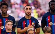 HLV Bayern bất ngờ... ; Nhà vô địch Champions League cập bến Camp Nou