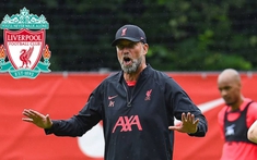 HLV Jurgen Klopp hậm hực giải thích về mùa hè kỳ lạ của Liverpool