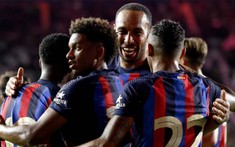 Tân binh Barca tỏa sáng rực rỡ ngày ra mắt; Laporta bất ngờ...