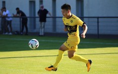 Thua Toulouse, HLV Pau FC nhận xét về Quang Hải