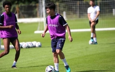 Tiền vệ Pau FC: Quang Hải hơi nhút nhát,
