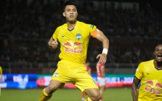 Trước câu hỏi không muốn trả lời, Văn Thanh 'cực gắt' với phóng viên