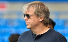 Tuchel 'đá xéo' Boehly ngay trên sóng truyền hình, nội bộ Chelsea có biến?
