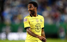 Vừa đến Chelsea, Sterling đã chỉ ra  của mình; Mendy đón nhận