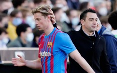 Xavi phá vỡ im lặng về tương lai của De Jong