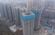 Lĩnh vực nào chịu ảnh hưởng bởi cuộc khủng hoảng nhà ở tại Trung Quốc?