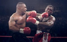 Mike Tyson knock-out chóng vánh đối thủ để thật nhanh về nhà xem Tom & Jerry