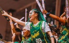 Á hậu Thanh Ngân và dàn hotgirl vỡ òa khi Cantho Catfish đánh bại Hanoi Buffaloes