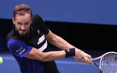 Tay vợt số một thế giới 'thắng nhọc' ở Cincinnati Masters