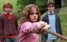 Emma Watson từng muốn từ bỏ vai trong Harry Potter vì sợ