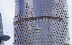 Vì sao Saigon One Tower chỉ được thay kính bên ngoài, bên trong không được thi công?