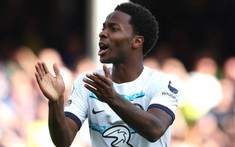 Đáp trả huyền thoại MU, Sterling nói thẳng lí do về với Chelsea