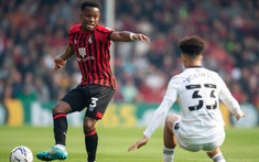 Hậu vệ Man United  đến QPR