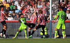 HLV Brentford  của tân binh Man United