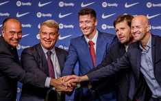 'Johan Cruyff mà sống lại thì sẽ rất xấu hổ về Barcelona lúc này'