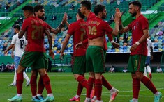 Không phải Bernardo Silva, đây mới là siêu tiền vệ đủ khả năng thay thế Busquets