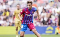 Nhân đạo với 'cừu đen', HLV Xavi gián tiếp đẩy 'ngọc thô' La Masia ra đi