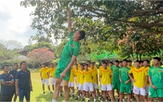 Trước trận chung kết AFF Cup: Thủ môn của Việt Nam bất ngờ ‘quay xe’ khi tập bài lạ